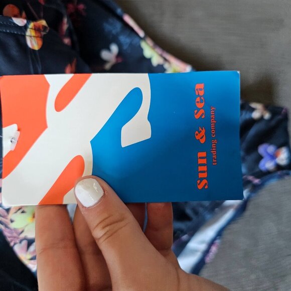 NWT Sun & Sea Women's Floral Curvy Blouson Cross Over One Piece Size 22 - Picture 9 of 16